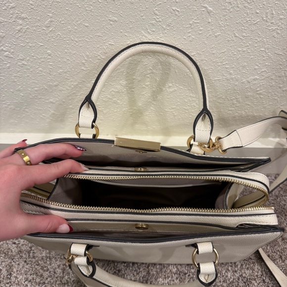 Nine West White Faux Leather Handbag with Gold Hardware - Picture 5 of 6